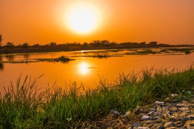 Güzel gün doğumu göle yansıyor, Jeddah - Suudi Arabistan