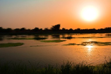 Gün doğumu göle yansıyor, Jeddah - Suudi Arabistan