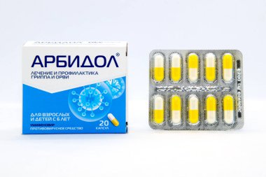 Arbidol tıbbi ürün Umifenovir kanıtlanmamış Rus antiviral ilacıdır. Covid-19 tedavisinde aktif ilerleme kaydedildi. Moskova Rusya 03.12.2020