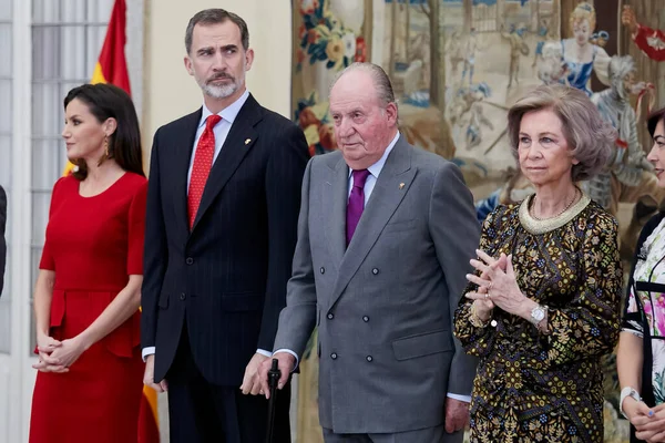 マドリード スペイン 2019年10月15日 スペイン国王フェリペ6世 スペイン女王レティシア スペイン王フアン カルロス1世 スペイン王ソフィア王妃は パルド宮殿で国体スポーツ賞を受賞 — ストック写真