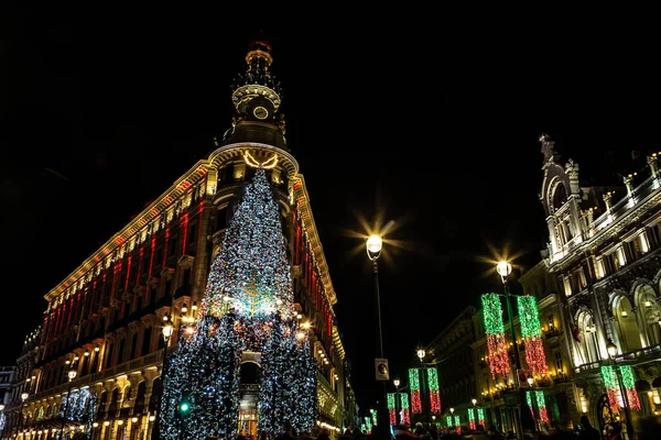 Madryt Hiszpania Stycznia 2021 Four Season Hotel Madrycie Ozdobiony Światłami — Zdjęcie stockowe