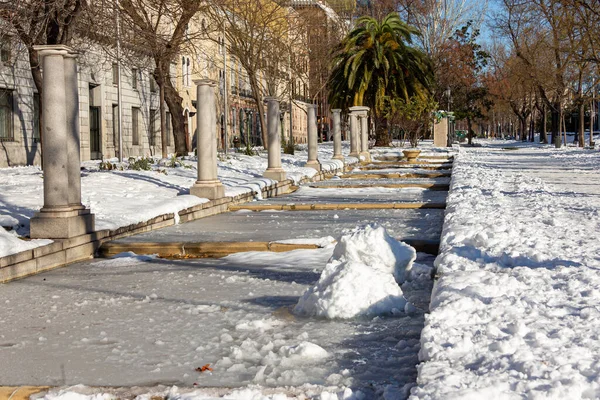 Madrid Spain January 2021 Fountains Ponds Madrid Frozen Snow Storm — Stock Photo, Image