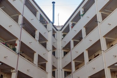 Konut kolonisi. Yerler. Konut inşaatı. Doğrusal yapılar. Şehir konut binası. Şehir inşaatı. Yerleşim alanı.