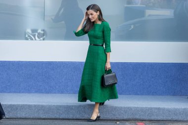 Madrid, İspanya - 12 Ekim 2025: İspanya Kralı ve Kraliçesi ve kızları Asturias ve İnfanta Sofya Prensesi Leonor, Ulusal Gün için Madrid 'de düzenlenen geçide başkanlık ettiler..