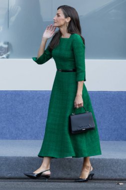 Madrid, İspanya - 12 Ekim 2025: İspanya Kralı ve Kraliçesi ve kızları Asturias ve İnfanta Sofya Prensesi Leonor, Ulusal Gün için Madrid 'de düzenlenen geçide başkanlık ettiler..