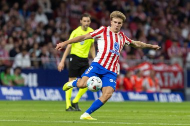 Madrid, İspanya - 18 Ekim 2025: Atletico Madrid ile Osasuna arasında oynanan La Liga maçı Metropolitano 'da oynandı. Maç boyunca Atletico Madrid ve Osasuna oyuncuları.