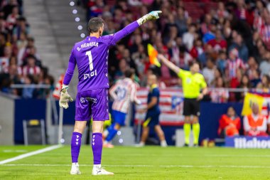 Madrid, İspanya - 18 Ekim 2025: Atletico Madrid ile Osasuna arasında oynanan La Liga maçı Metropolitano 'da oynandı. Maç boyunca Atletico Madrid ve Osasuna oyuncuları.