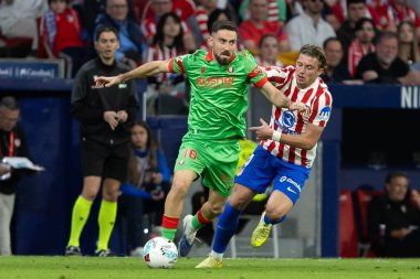 Madrid, İspanya - 18 Ekim 2025: Atletico Madrid ile Osasuna arasında oynanan La Liga maçı Metropolitano 'da oynandı. Maç boyunca Atletico Madrid ve Osasuna oyuncuları.