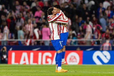 Madrid, İspanya - 18 Ekim 2025: Atletico Madrid ile Osasuna arasında oynanan La Liga maçı Metropolitano 'da oynandı. Maç boyunca Atletico Madrid ve Osasuna oyuncuları.