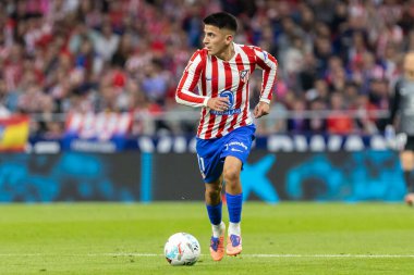 Madrid, İspanya - 18 Ekim 2025: Atletico Madrid ile Osasuna arasında oynanan La Liga maçı Metropolitano 'da oynandı. Maç boyunca Atletico Madrid ve Osasuna oyuncuları.