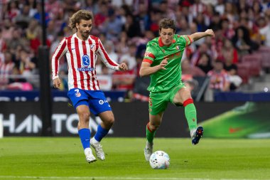 Madrid, İspanya - 18 Ekim 2025: Atletico Madrid ile Osasuna arasında oynanan La Liga maçı Metropolitano 'da oynandı. Maç boyunca Atletico Madrid ve Osasuna oyuncuları.