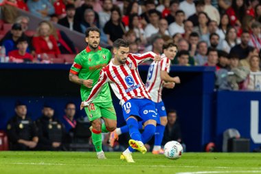 Madrid, İspanya - 18 Ekim 2025: Atletico Madrid ile Osasuna arasında oynanan La Liga maçı Metropolitano 'da oynandı. Maç boyunca Atletico Madrid ve Osasuna oyuncuları.