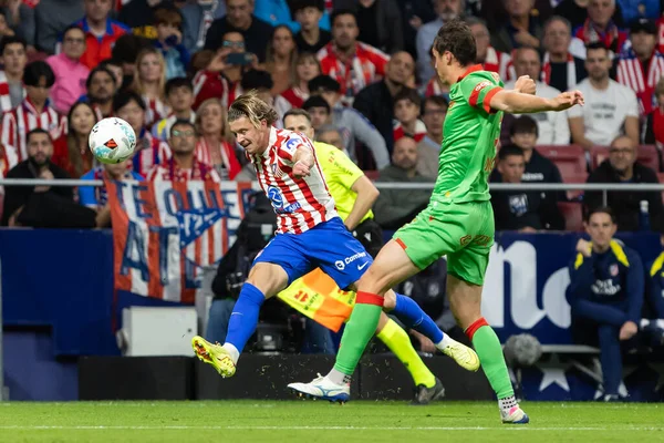 Madrid, İspanya - 18 Ekim 2025: Atletico Madrid ile Osasuna arasında oynanan La Liga maçı Metropolitano 'da oynandı. Maç boyunca Atletico Madrid ve Osasuna oyuncuları.