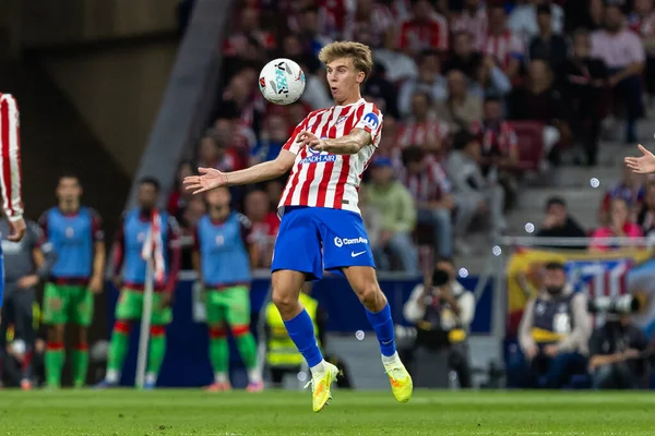 Madrid, İspanya - 18 Ekim 2025: Atletico Madrid ile Osasuna arasında oynanan La Liga maçı Metropolitano 'da oynandı. Maç boyunca Atletico Madrid ve Osasuna oyuncuları.