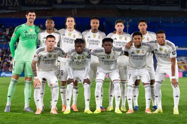 Madrid, İspanya - 19 Ekim 2025: Getafe FC ile Real Madrid arasındaki Liga maçı Getafe 'de oynandı. Maç sırasında Real Madrid oyuncuları. Profesyonel futbol. EA Spor Ligi 2025, 2026.