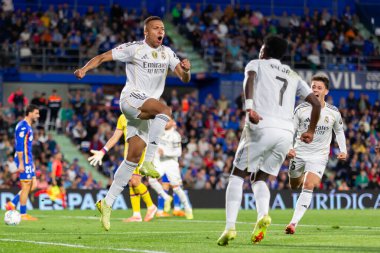 Madrid, İspanya - 19 Ekim 2025: Getafe FC ile Real Madrid arasındaki Liga maçı Getafe 'de oynandı. Maç sırasında Real Madrid oyuncuları. Profesyonel futbol. EA Spor Ligi 2025, 2026.