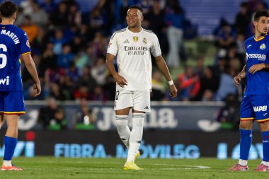 Madrid, İspanya - 19 Ekim 2025: Getafe FC ile Real Madrid arasındaki Liga maçı Getafe 'de oynandı. Maç sırasında Real Madrid oyuncuları. Profesyonel futbol. EA Spor Ligi 2025, 2026.