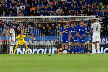 Madrid, İspanya - 19 Ekim 2025: Getafe FC ile Real Madrid arasındaki Liga maçı Getafe 'de oynandı. Maç sırasında Real Madrid oyuncuları. Profesyonel futbol. EA Spor Ligi 2025, 2026.