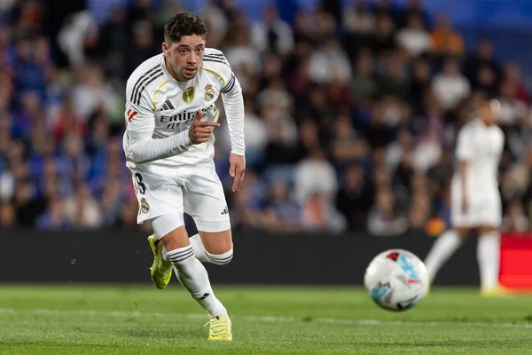 Madrid, İspanya - 19 Ekim 2025: Getafe FC ile Real Madrid arasındaki Liga maçı Getafe 'de oynandı. Maç sırasında Real Madrid oyuncuları. Profesyonel futbol. EA Spor Ligi 2025, 2026.