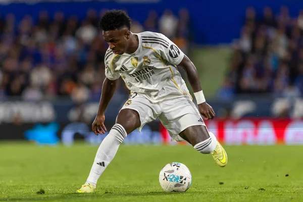 Madrid, İspanya - 19 Ekim 2025: Getafe FC ile Real Madrid arasındaki Liga maçı Getafe 'de oynandı. Maç sırasında Real Madrid oyuncuları. Profesyonel futbol. EA Spor Ligi 2025, 2026.