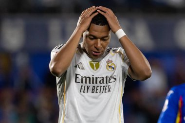 Madrid, İspanya - 19 Ekim 2025: Getafe FC ile Real Madrid arasındaki Liga maçı Getafe 'de oynandı. Maç sırasında Real Madrid oyuncuları. Profesyonel futbol. EA Spor Ligi 2025, 2026.