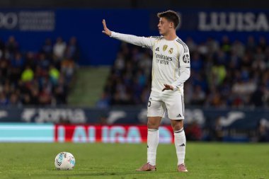 Madrid, İspanya - 19 Ekim 2025: Getafe FC ile Real Madrid arasındaki Liga maçı Getafe 'de oynandı. Maç sırasında Real Madrid oyuncuları. Profesyonel futbol. EA Spor Ligi 2025, 2026.