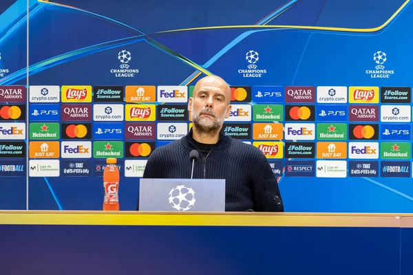 Madrid, İspanya - 19 Ekim 2025: Villarreal FC ile Manchester City arasındaki Şampiyonlar Ligi maçı Villarreal 'de oynandı. Maçtan önce bir basın toplantısında Pep Guardiola. Şehir yöneticisi