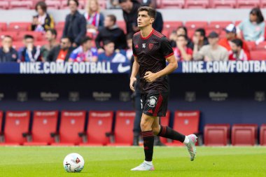 Madrid, İspanya - 1 Kasım 2025: Madrid 'de Atletico Madrid ile Sevilla FC arasında oynanan lig maçı. Maç sırasında Sevilla FC oyuncuları. Sevilla FC takımı. EA Spor Ligi 2025