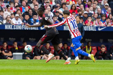 Madrid, İspanya - 1 Kasım 2025: Madrid 'de Atletico Madrid ile Sevilla FC arasında oynanan lig maçı. Maç sırasında Sevilla FC oyuncuları. Sevilla FC takımı. EA Spor Ligi 2025