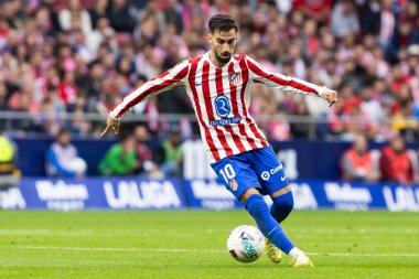 Madrid, İspanya - 1 Kasım 2025: Madrid 'de Atletico Madrid ile Sevilla FC arasında oynanan lig maçı. Maç sırasında Sevilla FC oyuncuları. Sevilla FC takımı. EA Spor Ligi 2025