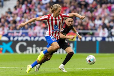 Madrid, İspanya - 1 Kasım 2025: Madrid 'de Atletico Madrid ile Sevilla FC arasında oynanan lig maçı. Maç sırasında Sevilla FC oyuncuları. Sevilla FC takımı. EA Spor Ligi 2025