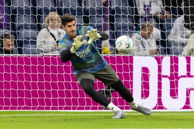 Madrid, İspanya - 1 Kasım 2025: Real Madrid ve Valencia FC arasındaki lig maçı. Maç sırasında Real Madrid oyuncuları. EA Spor Ligi 2025.