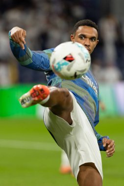 Madrid, İspanya - 1 Kasım 2025: Real Madrid ve Valencia FC arasındaki lig maçı. Maç sırasında Real Madrid oyuncuları. EA Spor Ligi 2025.