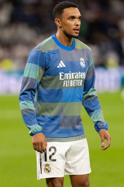 Madrid, İspanya - 1 Kasım 2025: Real Madrid ve Valencia FC arasındaki lig maçı. Maç sırasında Real Madrid oyuncuları. EA Spor Ligi 2025.