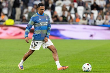 Madrid, İspanya - 1 Kasım 2025: Real Madrid ve Valencia FC arasındaki lig maçı. Maç sırasında Real Madrid oyuncuları. EA Spor Ligi 2025.