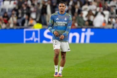 Madrid, İspanya - 1 Kasım 2025: Real Madrid ve Valencia FC arasındaki lig maçı. Maç sırasında Real Madrid oyuncuları. EA Spor Ligi 2025.