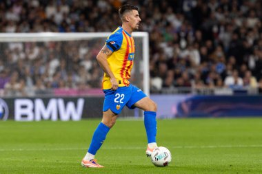 Madrid, İspanya - 1 Kasım 2025: Real Madrid ve Valencia FC arasındaki lig maçı. Maç sırasında Valencia oyuncuları. EA Spor Ligi 2025.