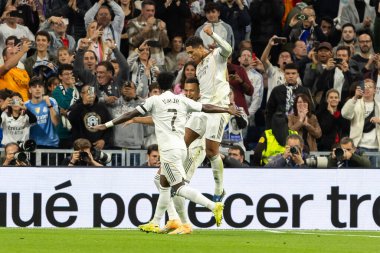 Madrid, İspanya - 1 Kasım 2025: Real Madrid ve Valencia FC arasındaki lig maçı. Maç sırasında Real Madrid oyuncuları. EA Spor Ligi 2025.