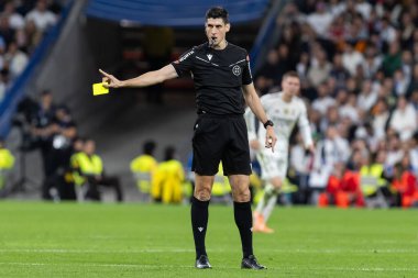 Madrid, İspanya - 1 Kasım 2025: Real Madrid ve Valencia FC arasındaki lig maçı. Maç sırasında Real Madrid oyuncuları. EA Spor Ligi 2025.