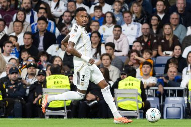 Madrid, İspanya - 1 Kasım 2025: Real Madrid ve Valencia FC arasındaki lig maçı. Maç sırasında Real Madrid oyuncuları. EA Spor Ligi 2025.