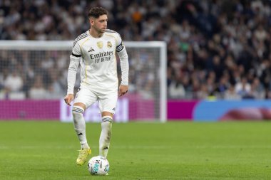 Madrid, İspanya - 1 Kasım 2025: Real Madrid ve Valencia FC arasındaki lig maçı. Maç sırasında Real Madrid oyuncuları. EA Spor Ligi 2025.