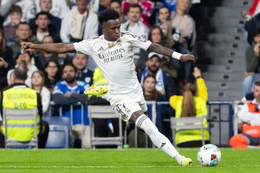 Madrid, İspanya - 1 Kasım 2025: Real Madrid ve Valencia FC arasındaki lig maçı. Maç sırasında Real Madrid oyuncuları. EA Spor Ligi 2025.