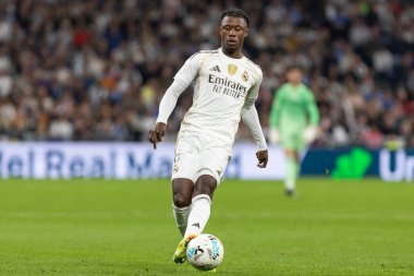 Madrid, İspanya - 1 Kasım 2025: Real Madrid ve Valencia FC arasındaki lig maçı. Maç sırasında Real Madrid oyuncuları. EA Spor Ligi 2025.