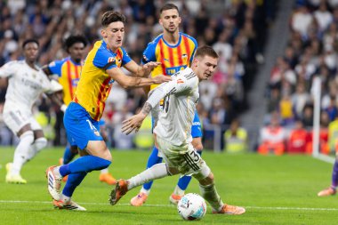 Madrid, İspanya - 1 Kasım 2025: Real Madrid ve Valencia FC arasındaki lig maçı. Maç sırasında Real Madrid oyuncuları. EA Spor Ligi 2025.