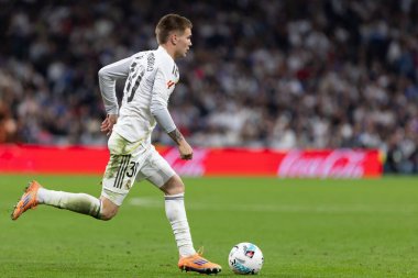 Madrid, İspanya - 1 Kasım 2025: Real Madrid ve Valencia FC arasındaki lig maçı. Maç sırasında Real Madrid oyuncuları. EA Spor Ligi 2025.