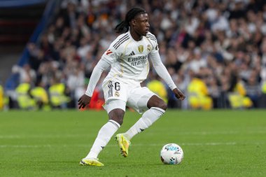 Madrid, İspanya - 1 Kasım 2025: Real Madrid ve Valencia FC arasındaki lig maçı. Maç sırasında Real Madrid oyuncuları. EA Spor Ligi 2025.