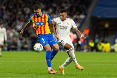 Madrid, İspanya - 1 Kasım 2025: Real Madrid ve Valencia FC arasındaki lig maçı. Maç sırasında Real Madrid oyuncuları. EA Spor Ligi 2025.