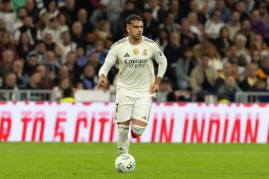 Madrid, İspanya - 1 Kasım 2025: Real Madrid ve Valencia FC arasındaki lig maçı. Maç sırasında Real Madrid oyuncuları. EA Spor Ligi 2025.