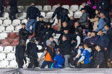 Madrid, İspanya - 6 Kasım 2025: UEFA Konferans Ligi maçı Madrid 'de Rayo Vallecano ve Lich Poznan arasında oynandı. Maç sırasında Lich oyuncuları. Konferans Birliği.