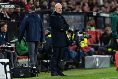 Madrid, İspanya - 6 Kasım 2025: UEFA Konferans Ligi maçı Madrid 'de Rayo Vallecano ve Lich Poznan arasında oynandı. Maç sırasında Lich oyuncuları. Konferans Birliği.